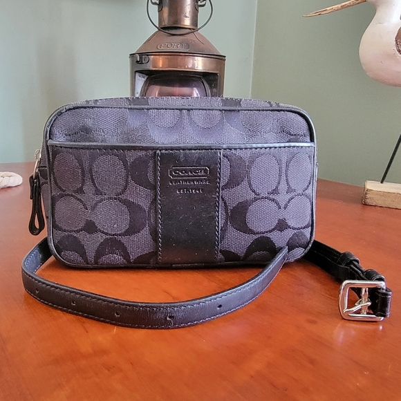 Vintage Coach Y2K Signature Jacquard & Black Leather Belt Bag Size M/L - Picture 1 of 15